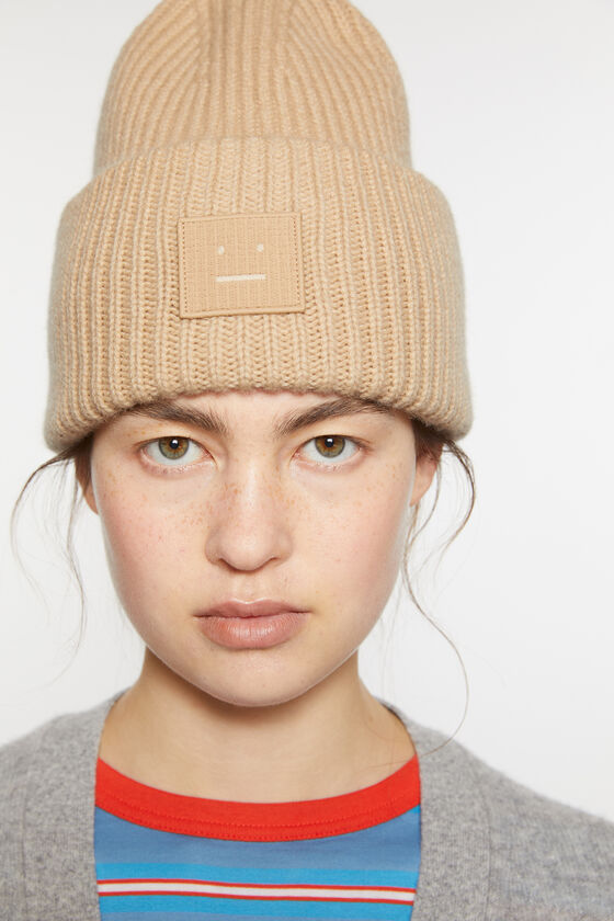 (image for) Long-Lasting Large face logo beanie